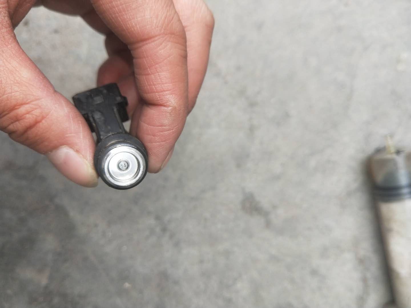 发动机怠速抖动的原因及解决办法,发动机怠速抖动最简单的解决方法