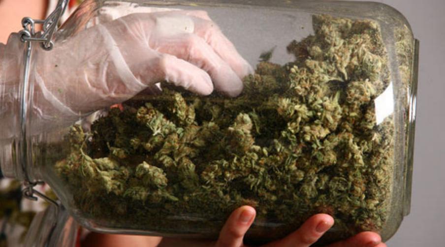 玻尿酸和烟酰胺用在护肤水以后吗,玻尿酸和烟酰胺护肤品哪个好