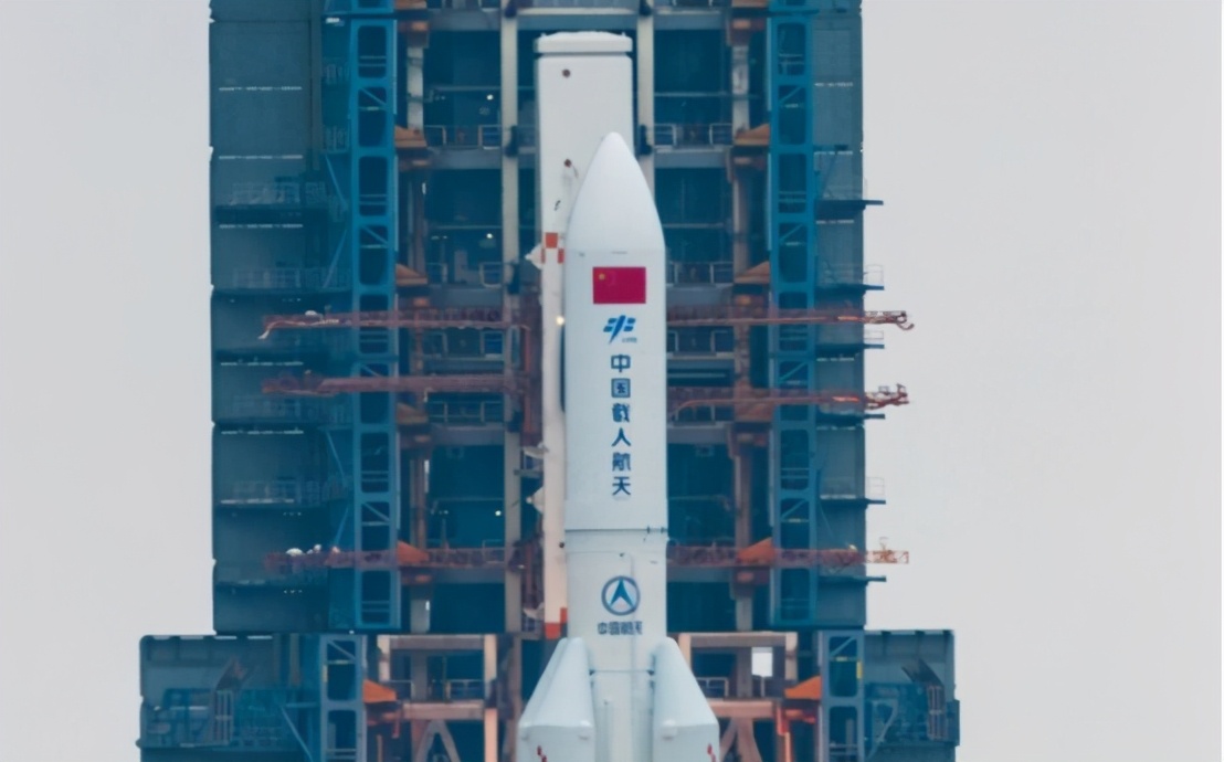 中国火箭残骸将在纽约坠毁?外媒开始诋毁:中国火箭已不受控制