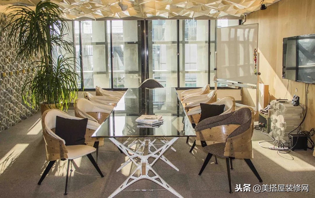 这位设计师给中国长脸了！他设计了一堆“垃圾”，却让……