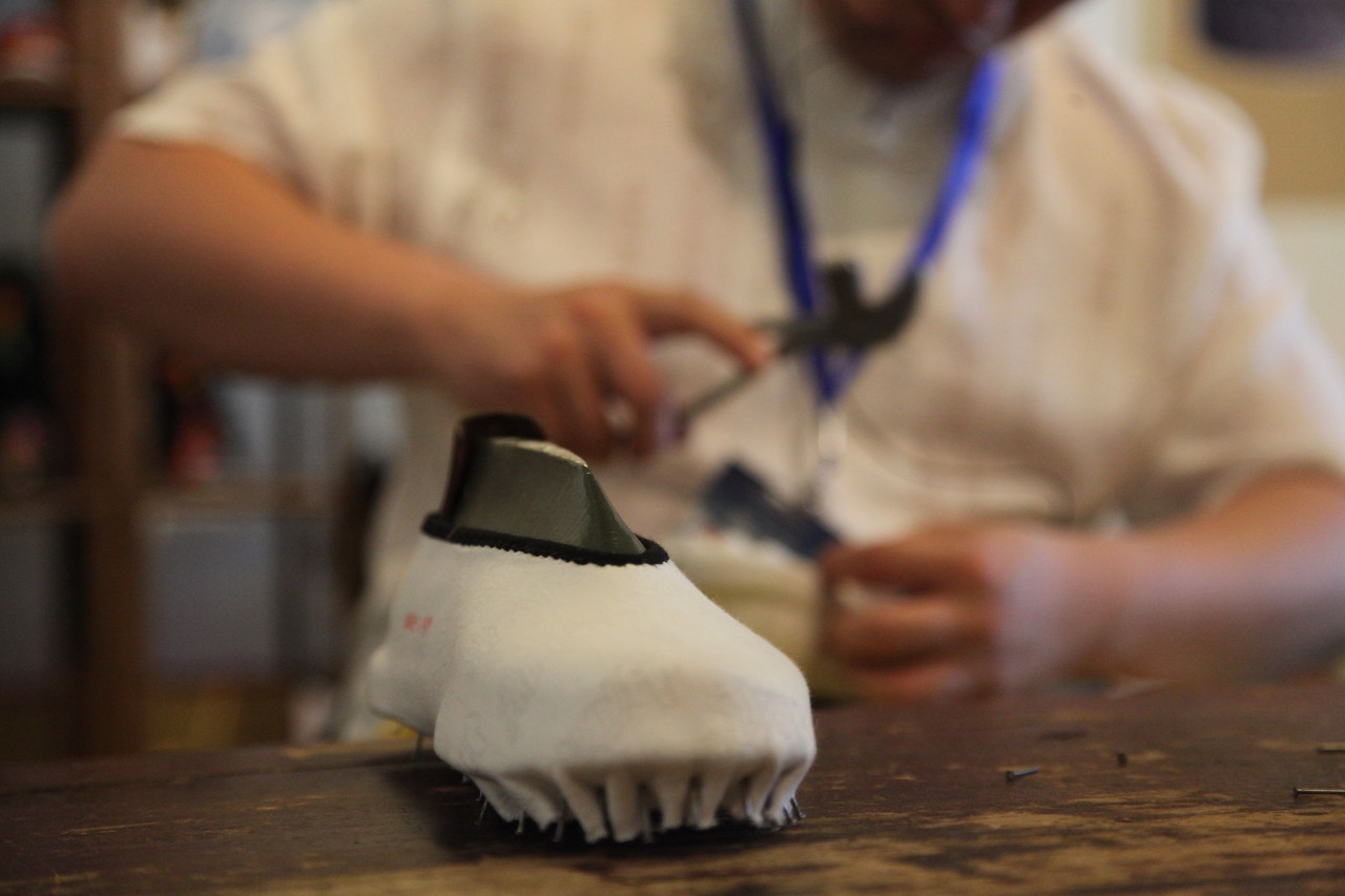 肾虚导致小腿胀痛怎么治愈,多年腰疼治疗方法