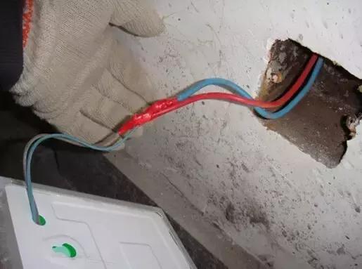 新手电工怎样学习水电,30年老电工接线这波操作才叫专业