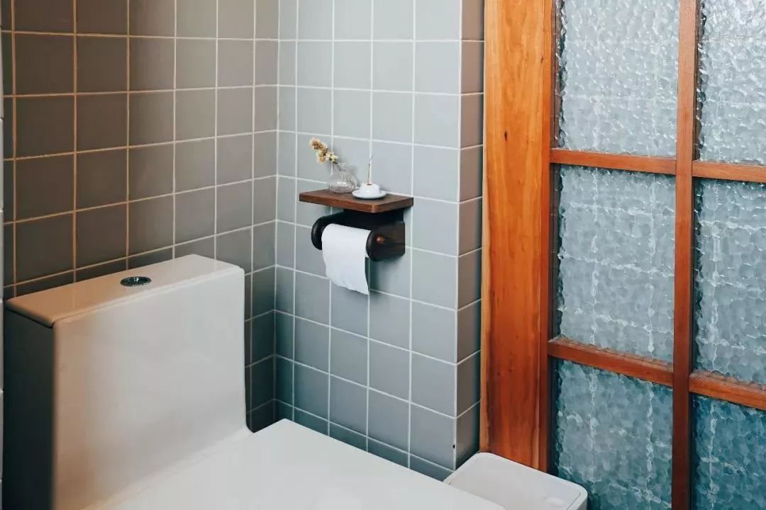 90后花9000元爆改老房子,90后夫妻精心改造精装房