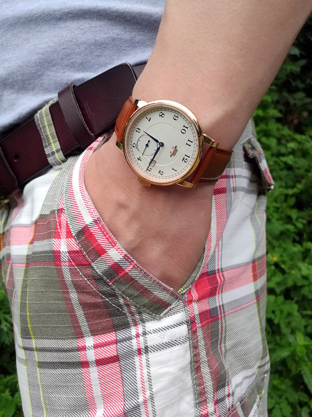 国产手表和瑞士手表差距,国产手表和天梭手表对比