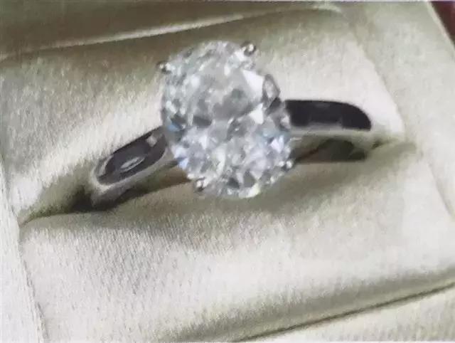 辣妈海外血拼回国,30岁辣妈回国被拦