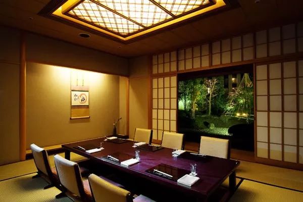 横滨屋顶,日本顶流