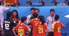 女足守门员九次精彩扑救,女足拼命救球