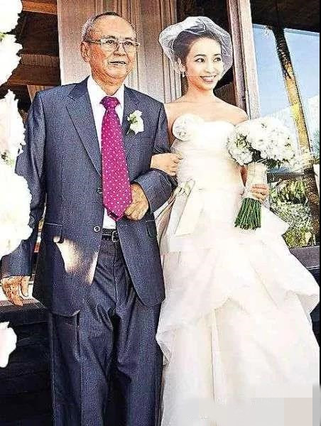 深扒侯佩岑恋情！私生女出身，她把母亲的手段学得炉火纯青