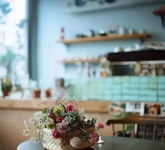 心烦时一个人沉默是最好的,心烦的时候尽量不要说话