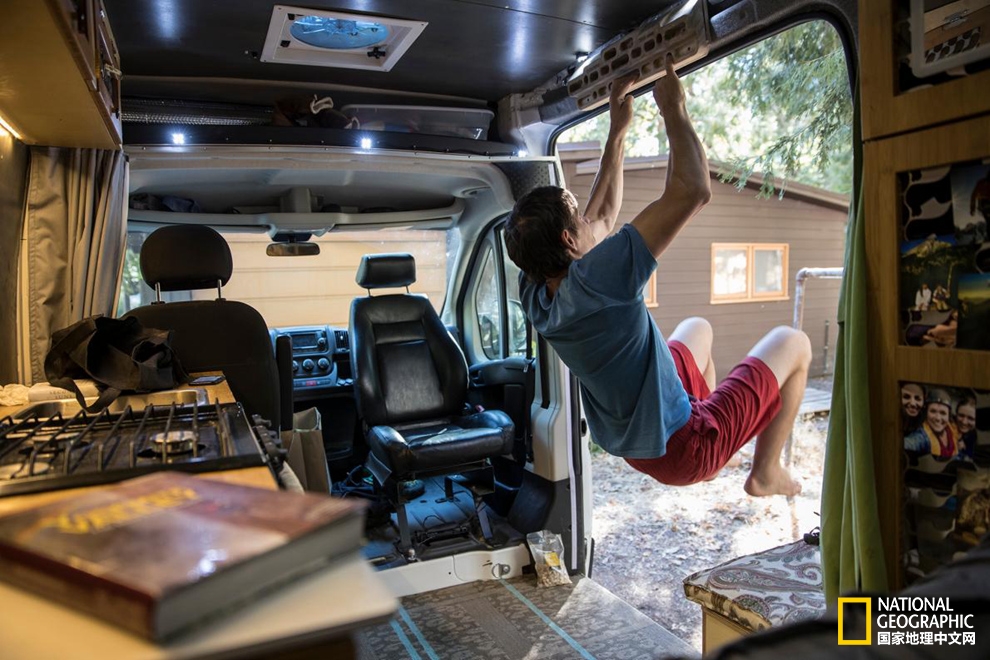 人生就像Freesolo，从《徒手攀岩》中我找到达成目标的成功之道