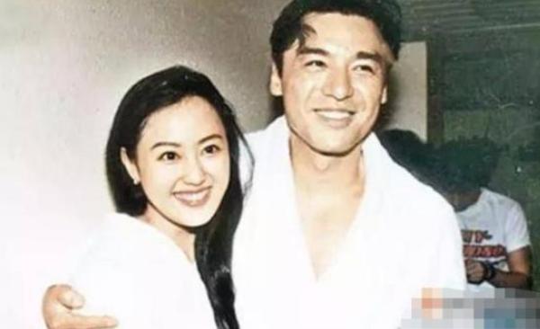 章小蕙黑白往事 (章小蕙破产后如何翻身)