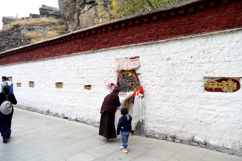 比天空更辽阔比白云更洁净比佛国更妩媚珠峰脚下的游记十