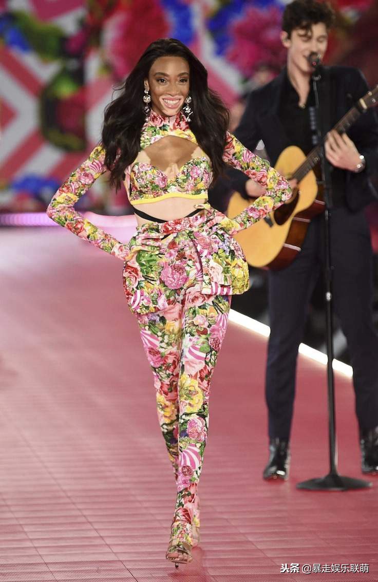 2018维多利亚的秘密时装秀现场,维多利亚的秘密时装秀图片2017