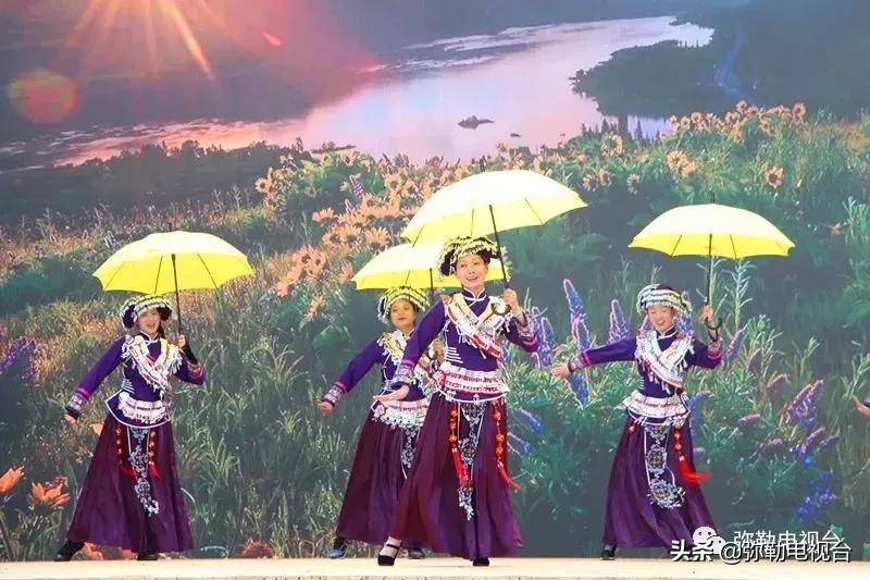 弥勒夜间直播,弥勒户外直播现场