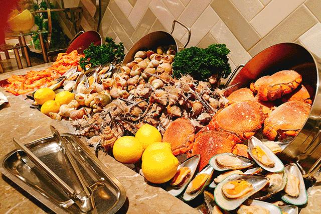 东莞|康帝国际酒店仅1199高级客房+自助早晚餐+饮品券2张+小公仔