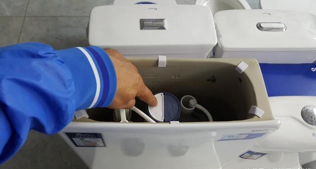 马桶冲力下降怎么办？内行人只用了1招，冲力立马强10倍