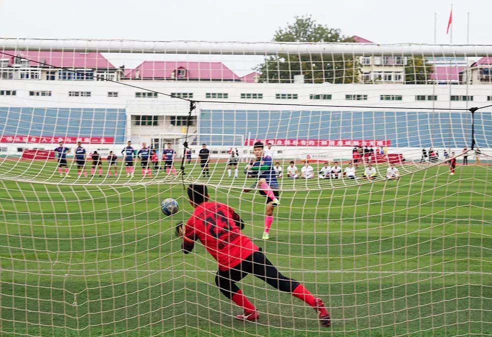 决赛日，用足球证明自己！“烟台农商银行”第五届足协杯落下大幕