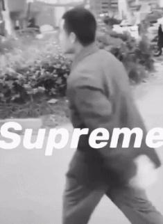 2018万物皆可supreme拖拉机bgm,土到极致就是潮的文案supreme