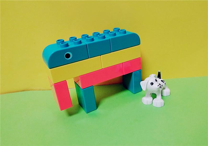 积木是每个宝宝必备的早教玩具,3-6岁大颗粒积木启蒙