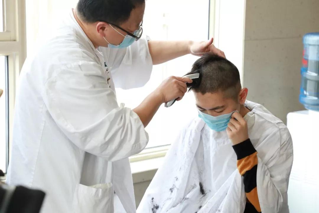 90分钟成军,为武汉结界!复旦华山214位“白衣将士”向武汉再出发!