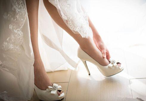 新鞋好看奈何磨脚,来点护手霜保养一番,穿着舒服走路轻便