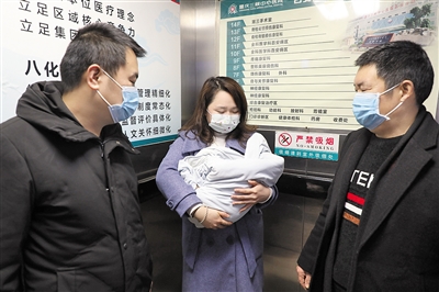 800米“走”了15天落地就创生命奇迹小天使，欢迎回家