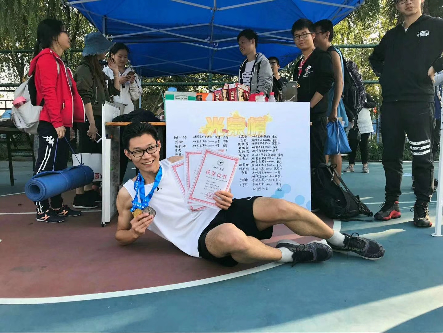 浙大学霸凌晨学习,浙大学霸自习