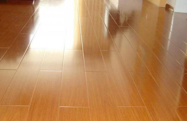 怎样给地板打蜡最好看,地板打蜡的制作方法