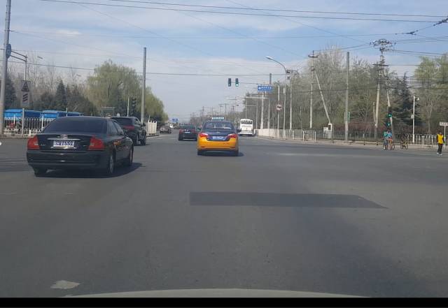 新手司机过红绿灯,新手司机红绿灯路口怎么走教程