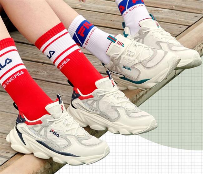 安踏收购的是斐乐还是斐乐中国,斐乐是安踏的么