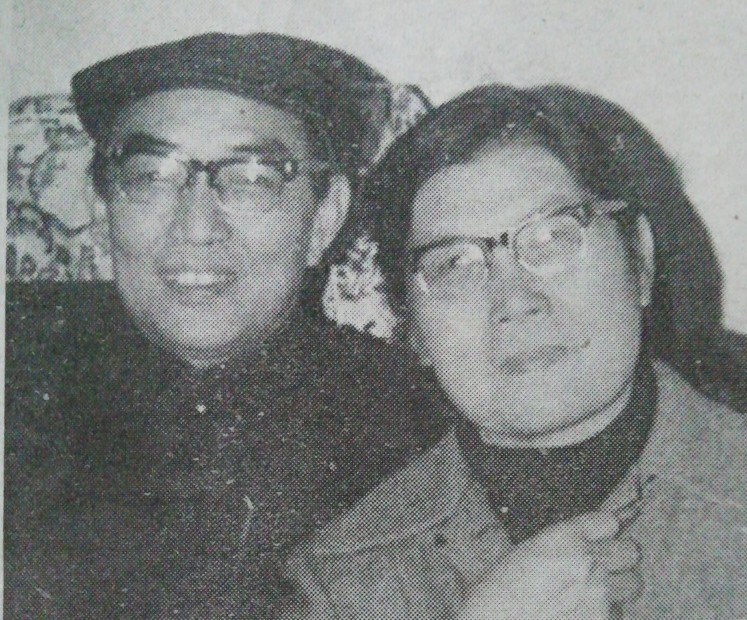 姐姐带弟弟入行，最终都成沪剧名家，曾在台上演母子