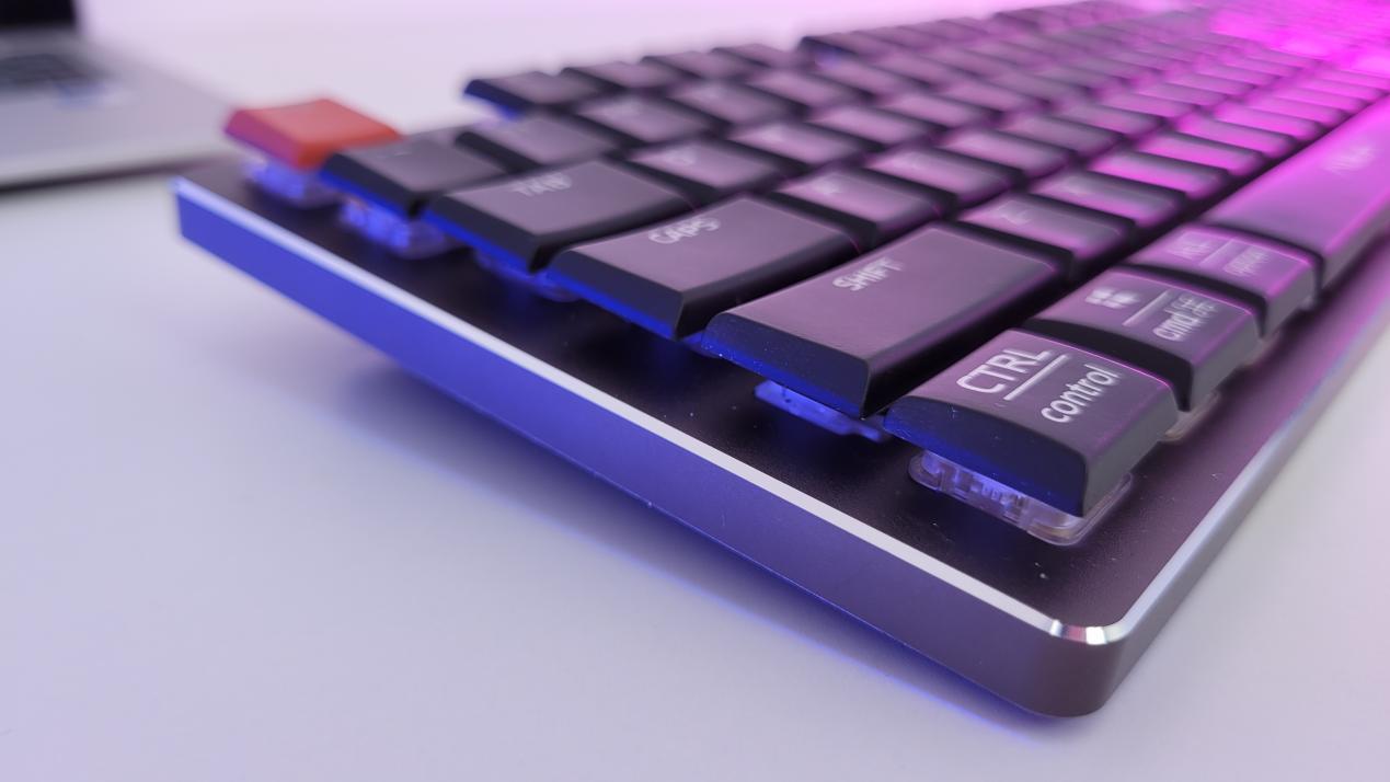 狼蛛f2099机械键盘换键,狼蛛f2099键盘拆解