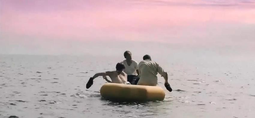 士兵被困海岛上,士兵被困在海上吃鲨鱼