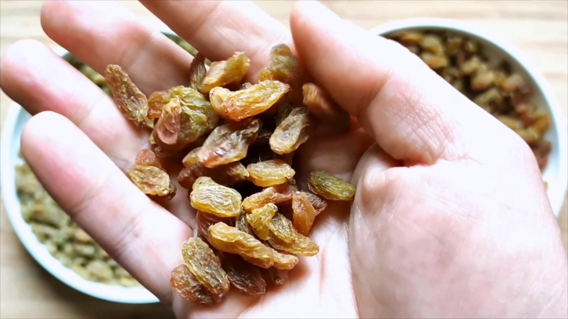 硫磺熏的葡萄干如何吃才健康,硫磺熏葡萄干怎么检测