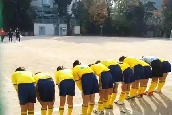 伊朗vs日本2-1足球,日本vs伊朗足球比赛结果如何了