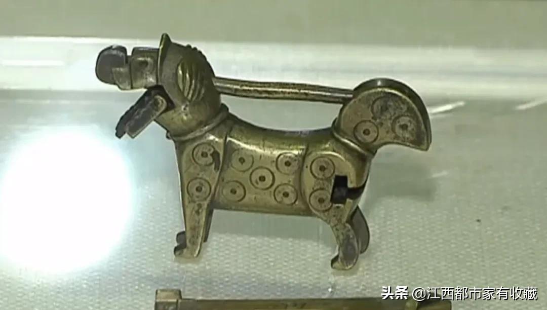 看，惊艳了时光的花旗锁