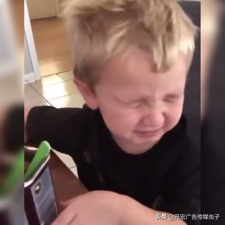 萌娃吃可可粉搞笑视频,萌娃吃可可粉视频