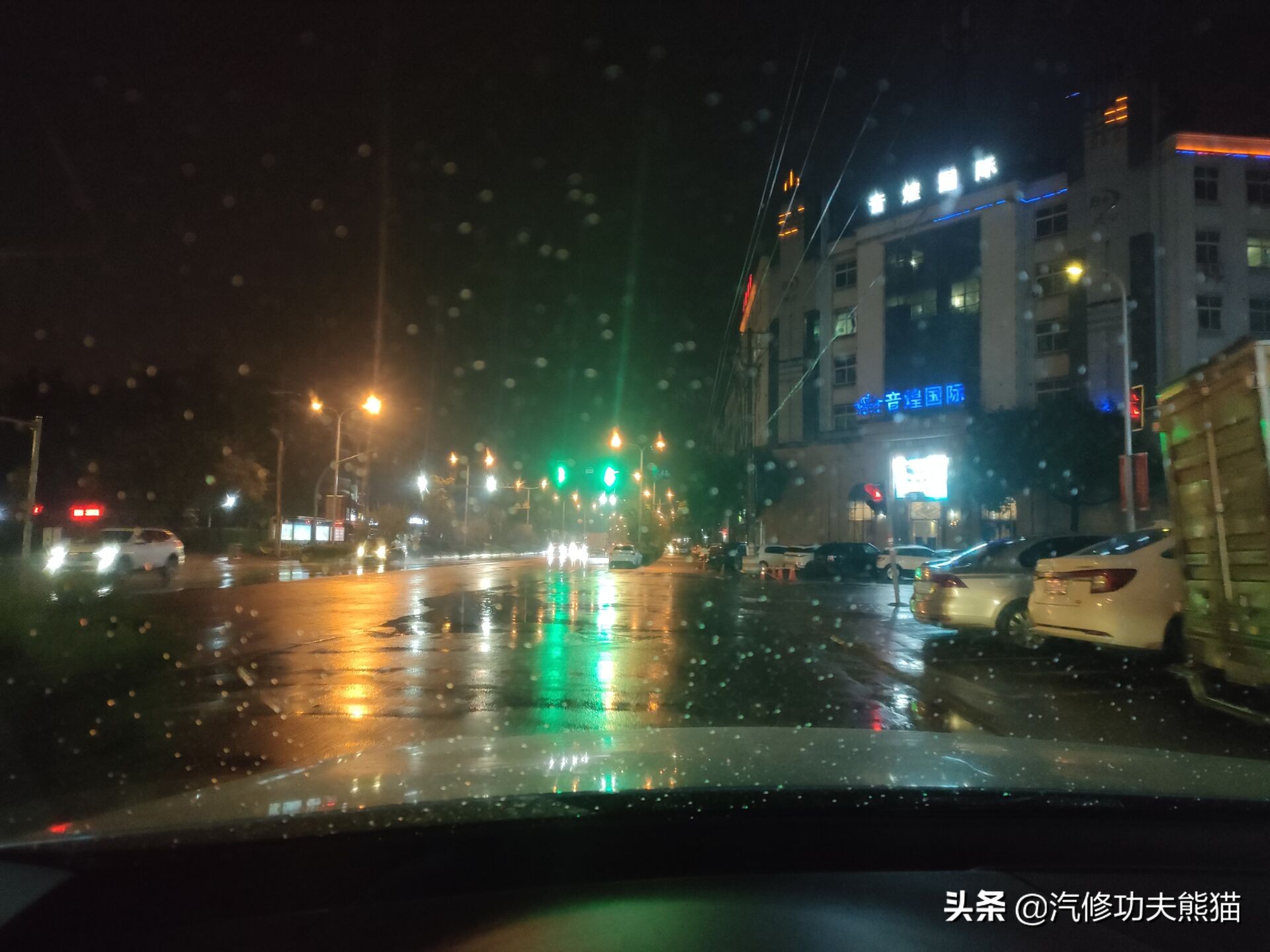 当年奥迪q5落地多少钱,当年奥迪q52018款典藏版价格