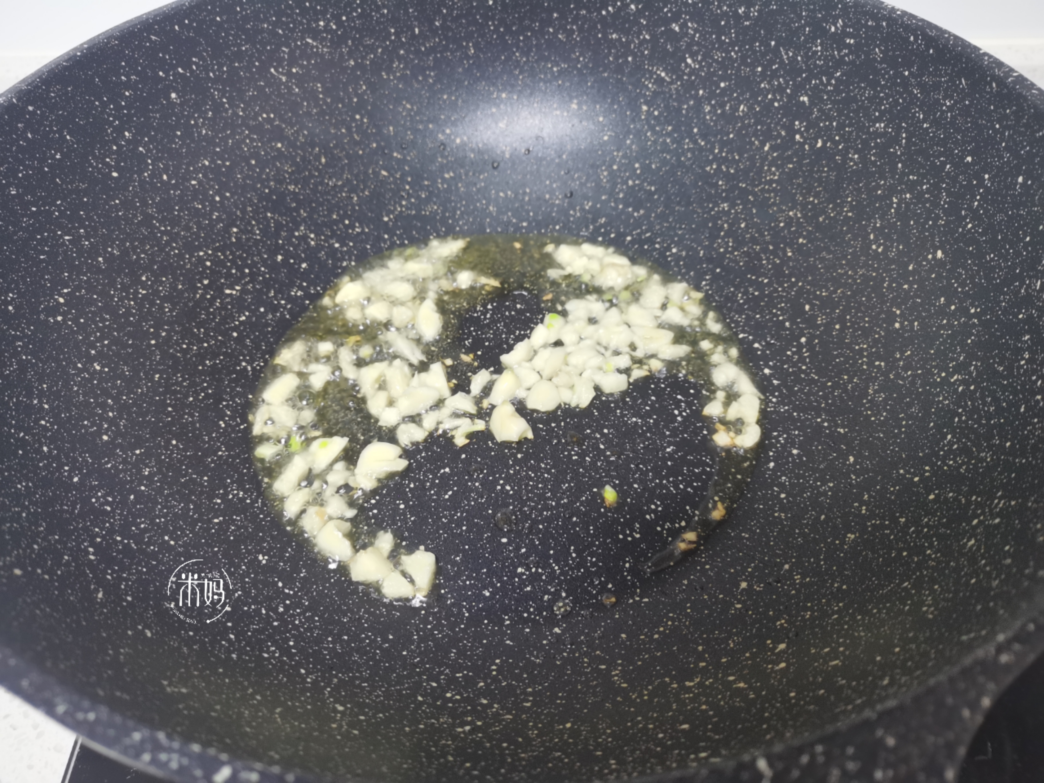 炒西兰花千万别焯水大厨教你一招,炒西兰花切记不要直接焯水