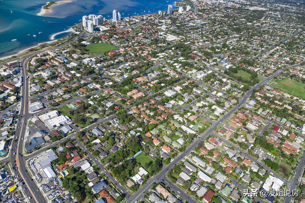 1881个城市命运或将变迁?新规下,高楼停建,道路限宽,限建高铁