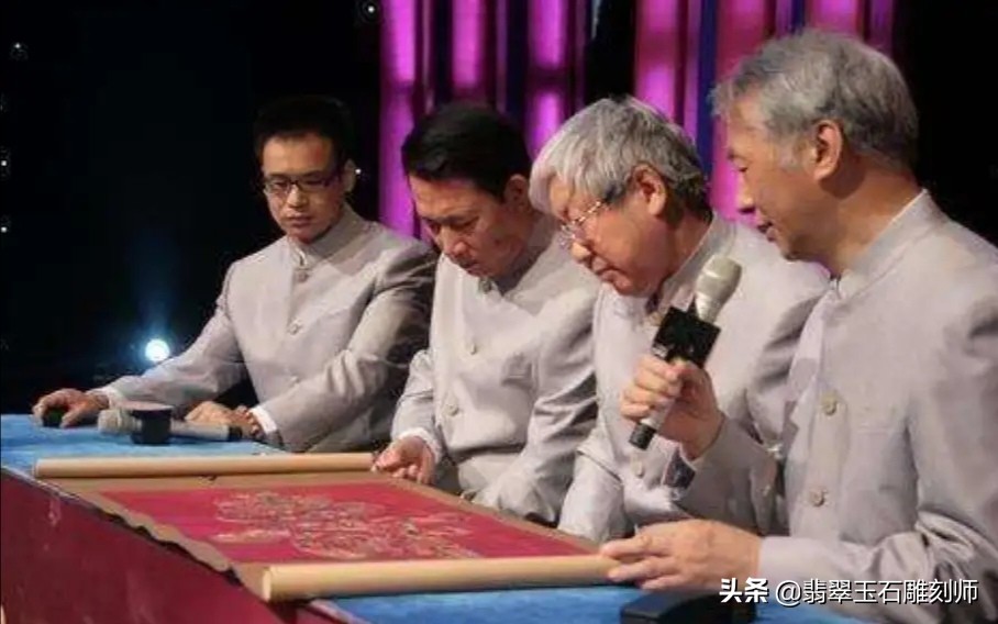 我典当了二十个翡翠手镯，换来了拜鉴定专家为师的机缘奇遇