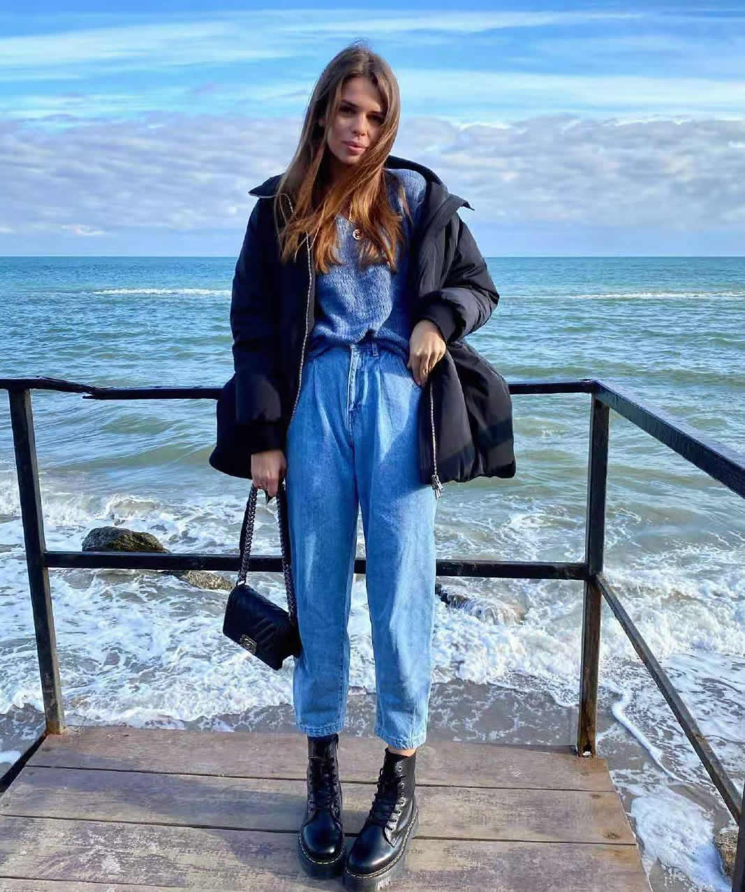 秋冬流行色高级时髦,深蓝色和黑色哪个更高级