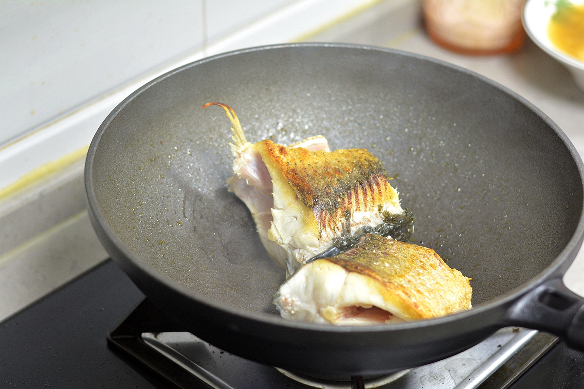 啤酒炖草鱼图片,啤酒炖草鱼整条