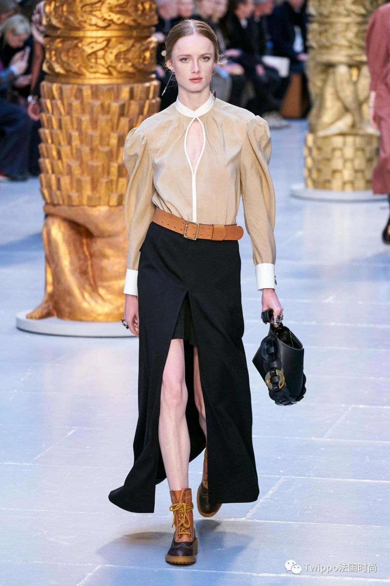 2020秋冬巴黎时装周givenchy秀场 (jacquemus 2020巴黎时装周秀场)