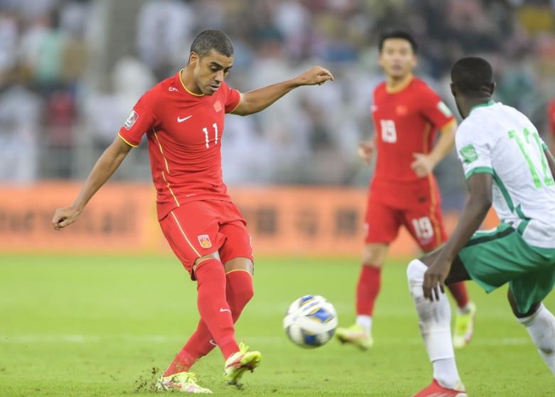 央视解说对贺炜的评价,央视名嘴贺炜评论国足