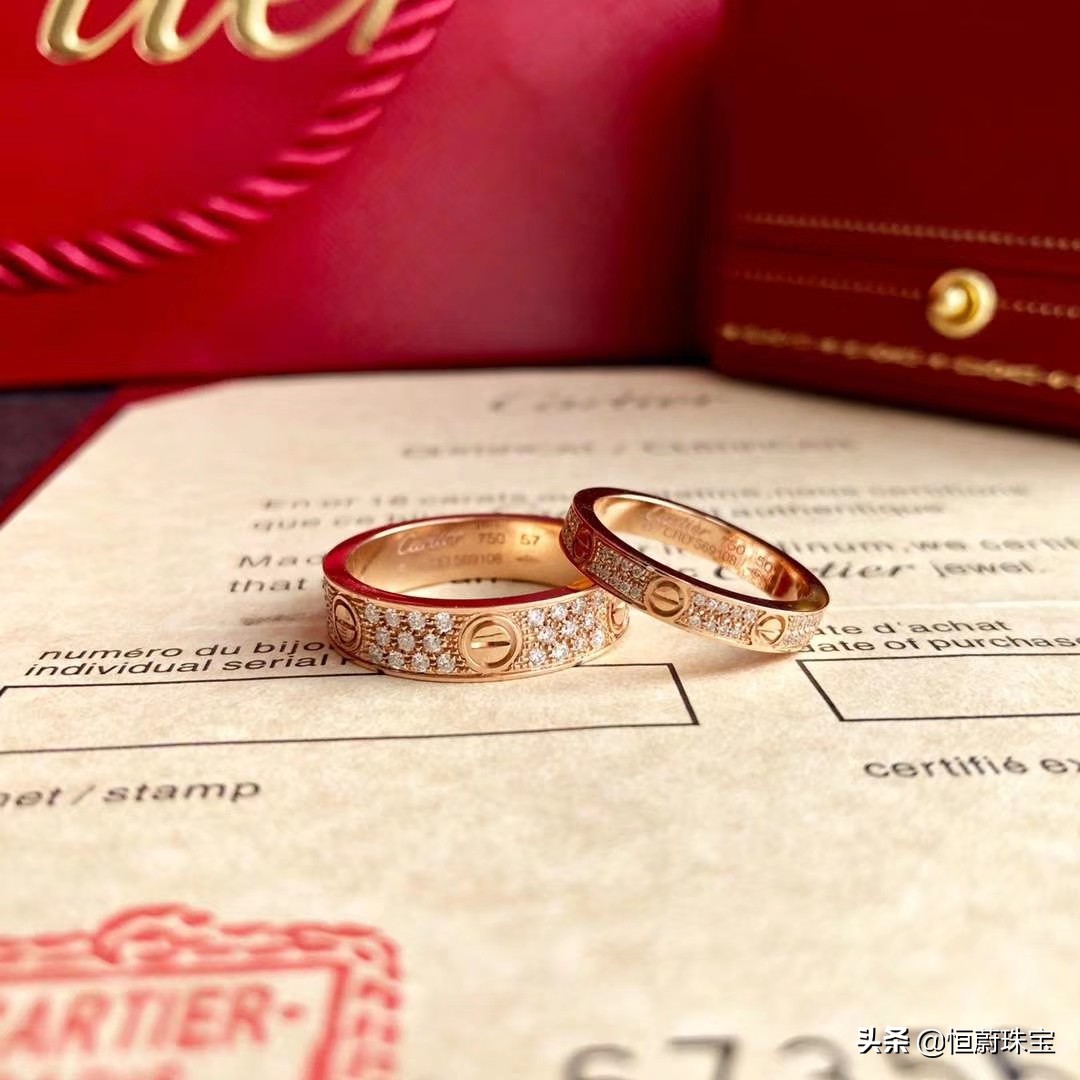 卡地亚love戒指哪款最经典,卡地亚love戒指在实体店多少钱