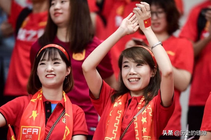 足球历史著名事件,足球大力神杯趣闻