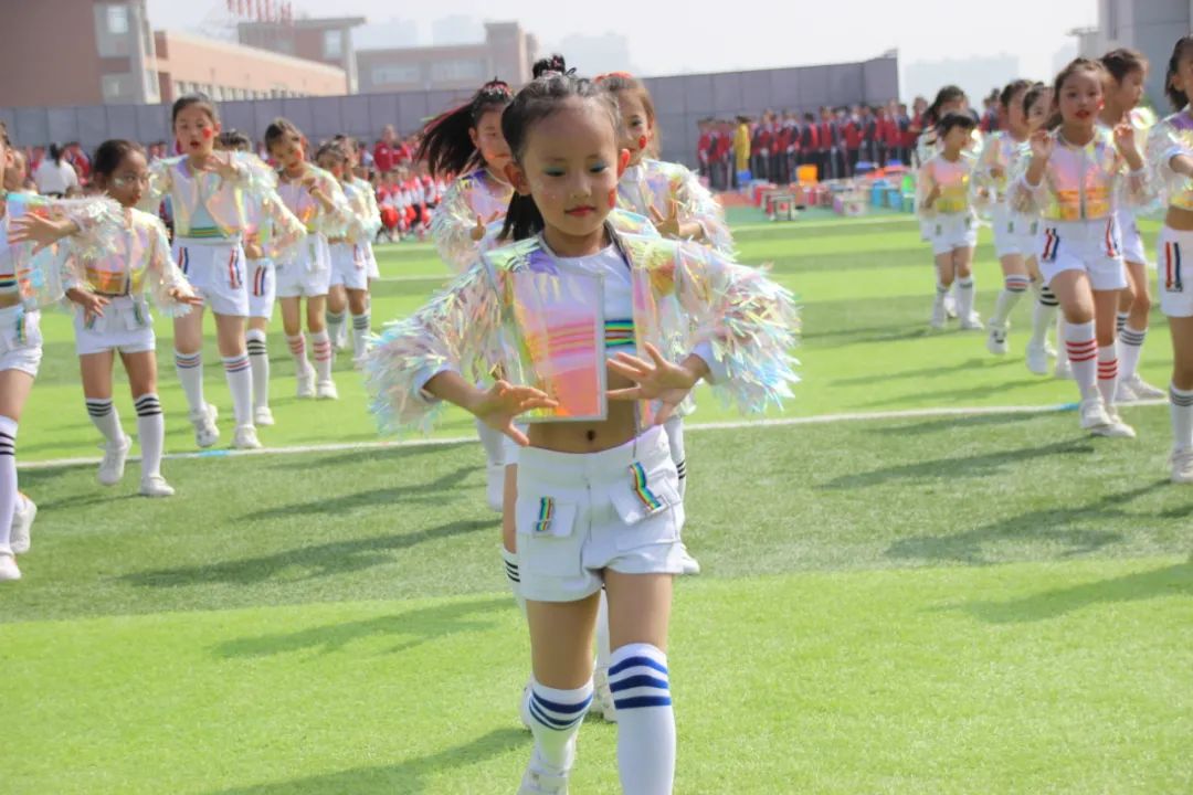 建*党**百年喜迎国庆——西安经开第二小学队列队形广播*比操**赛