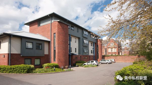 英国私校阿伯茨布罗姆利学校,英国切尔滕纳姆女子学院