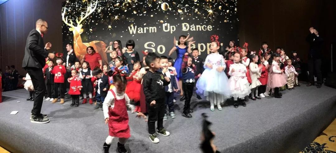 学乐英语亲子嘉年华盛典邀请函，请注意查收